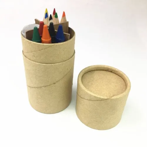 Set de pintura con borrador, sacapuntas, crayones, lápices de colores