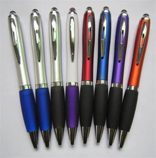 ¿Puedo conseguir un bolígrafo de plástico con clip metálica y tinta en gel?