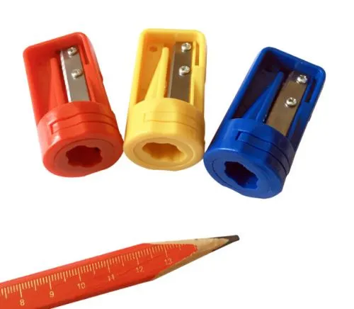 ¿Cómo se afila un lápiz hasta la punta de un cincel con un sacapuntas?